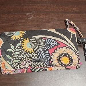 Vera Bradley magnetic close wristlet